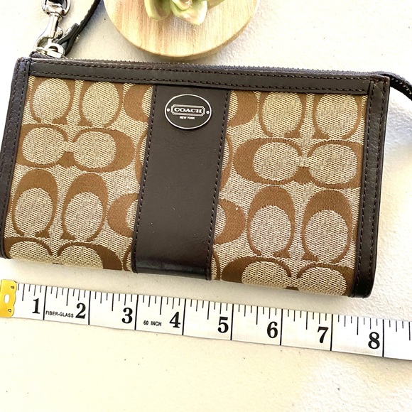 NWOT Coach Signature Accordion Zip Wristlet Wallet - Picture 3 of 10
